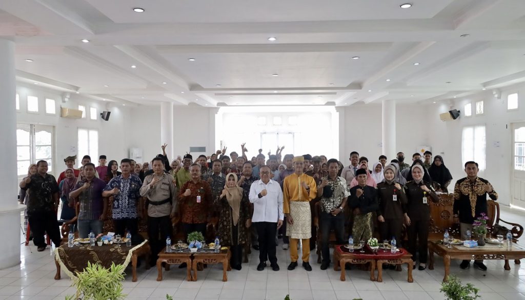 Foto Bersama Usai Pelantikan HIMAP2K