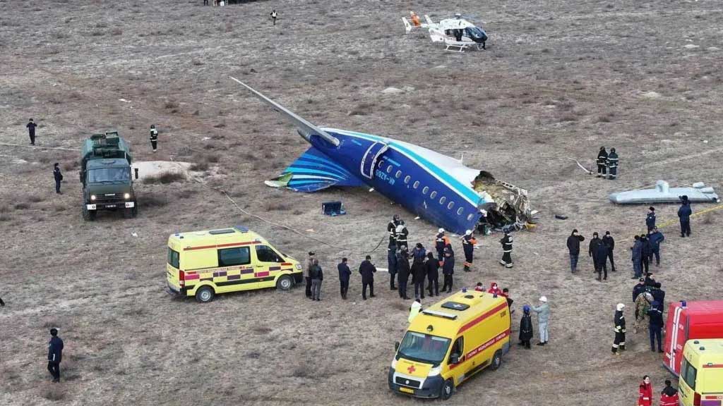38 Orang Tewas Dari 67 Penumpang Dalam Kecelakaan Pesawat Azerbaijan Airlines J2-8243