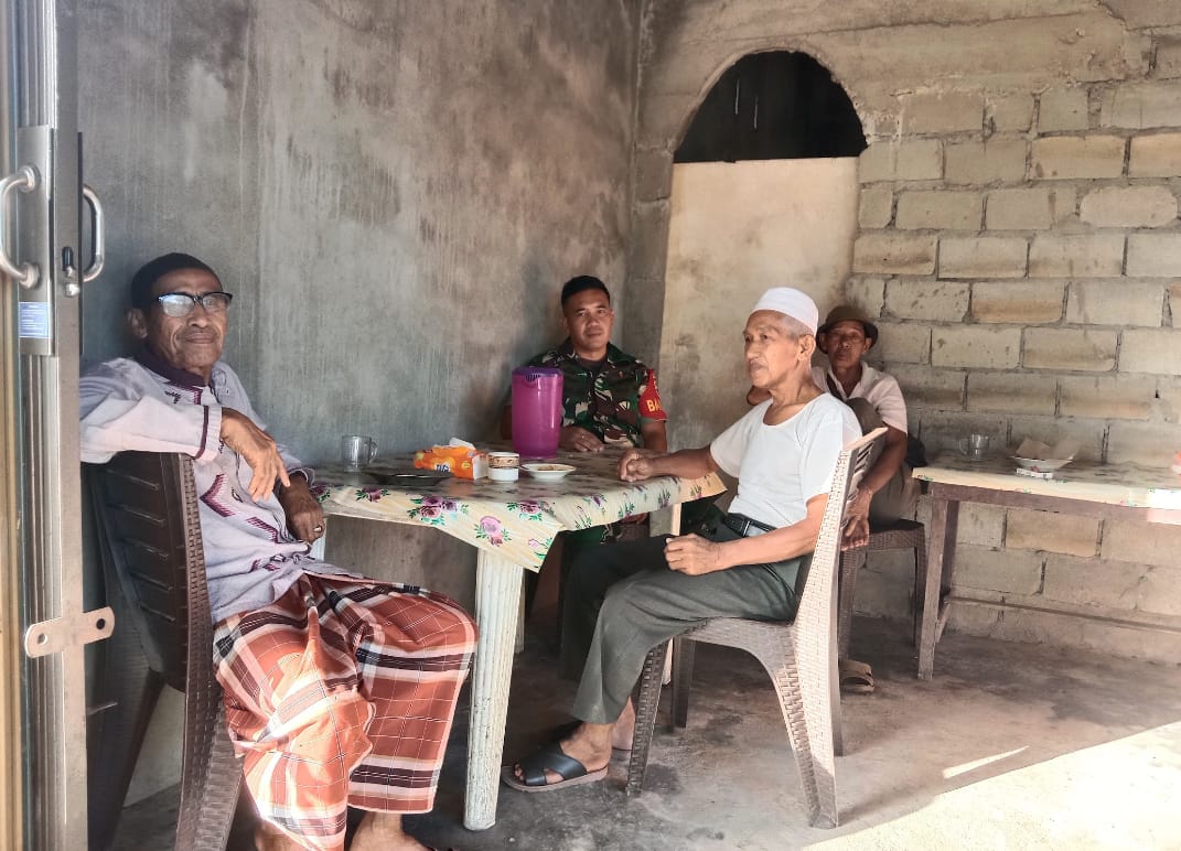 Babinsa Pengalihan Koramil 02/TM, Serda Niko Arisandi, Laksanakan Kegiatan Komsos Bersama Warga Binaan  