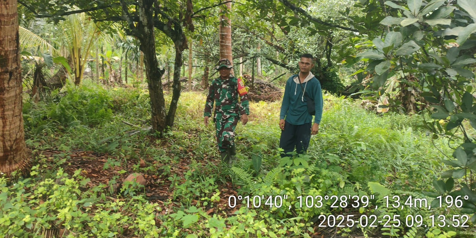 TNI Bersama Masyarakat Laksanakan Sosialisasi dan Patroli Karlahut di Kelurahan Pelangiran