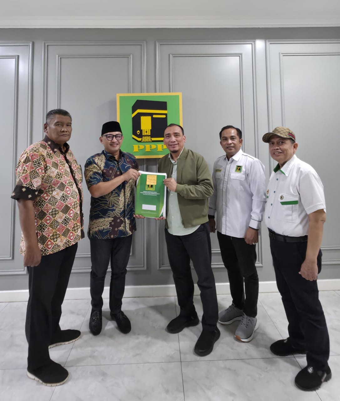 H. Ikbal Sayuti Terima SK DPP PPP, Kepemimpinan Baru PPP Riau Dimulai