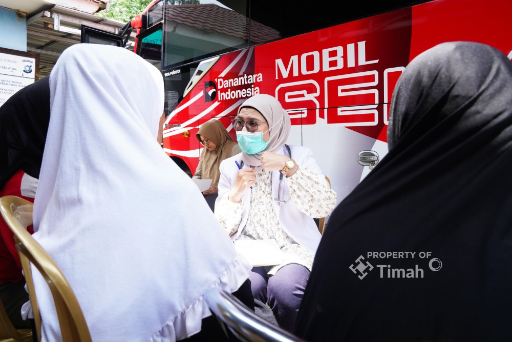 Mobil Sehat PT Timah Hadir di Desa Cambai, Warga Berharap Datang Lagi 
